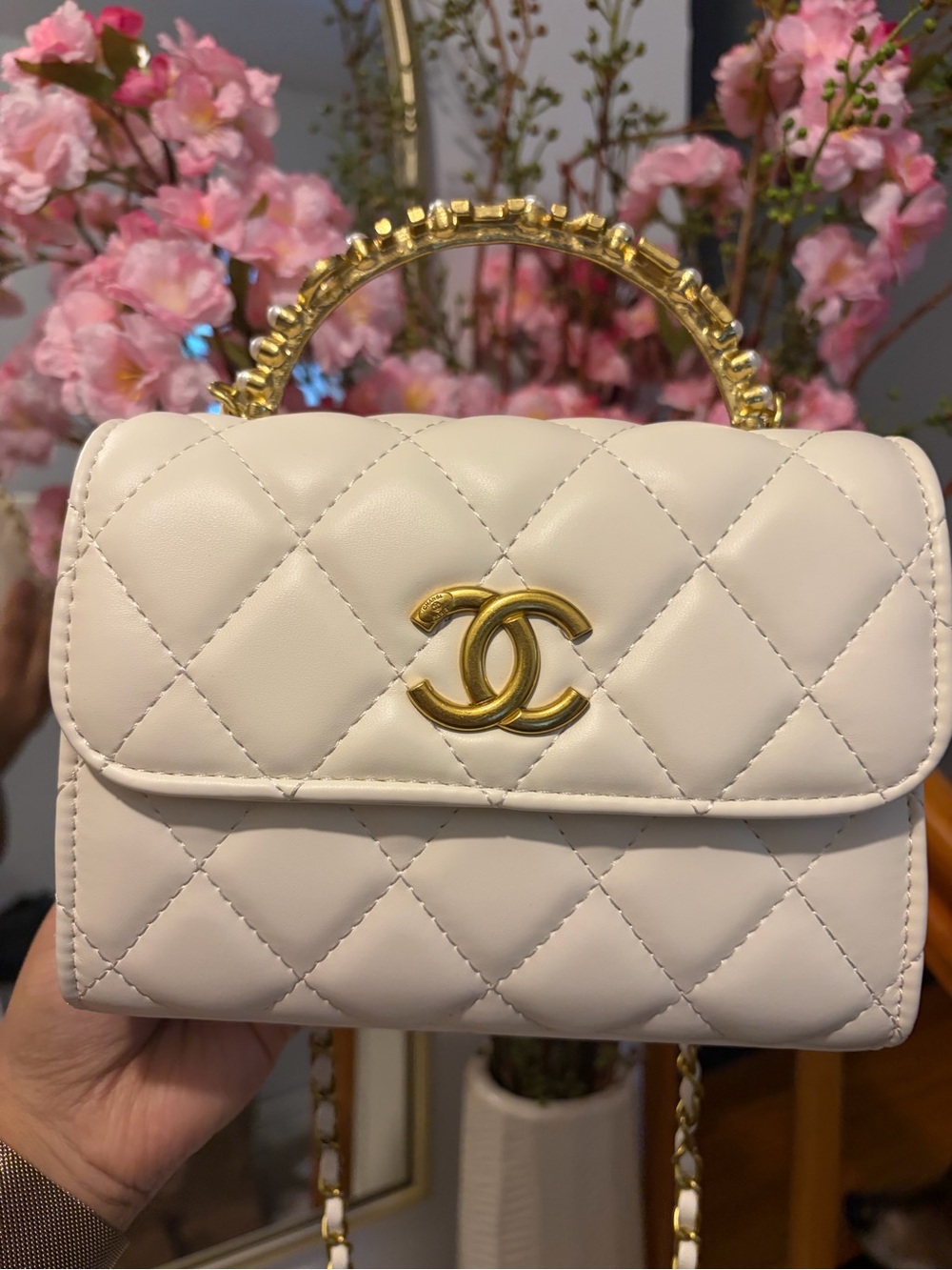 RARE DESIGNER VIP WHITE QUILTED CROSSBODY / TOP HANDLE BAG